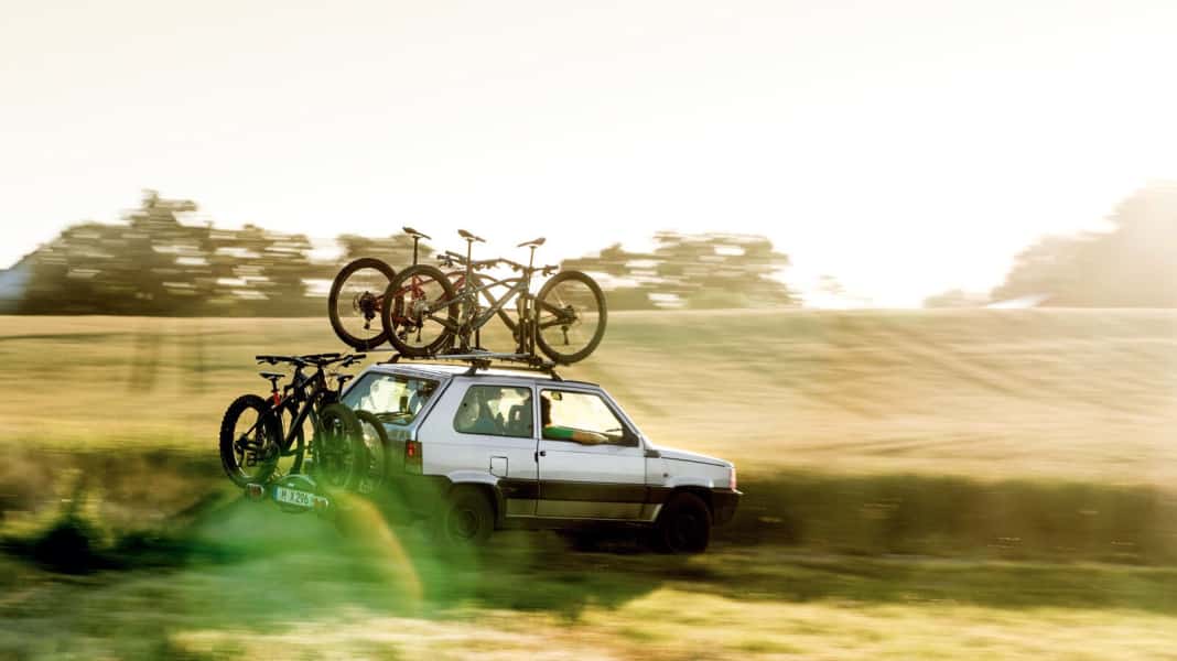 11 bike carriers for tailgate and coupling in the test