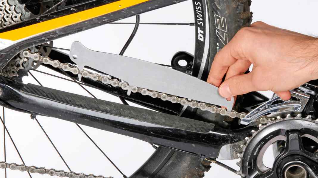 Check wear on MTB chains