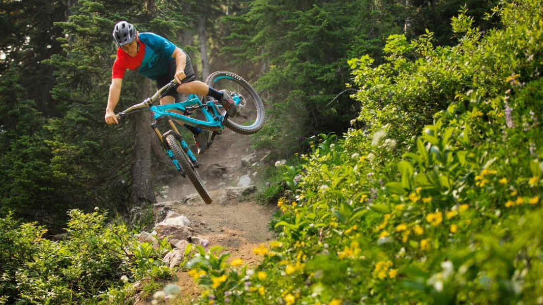 Pivot legt Enduro-Bike Mach 6 neu auf