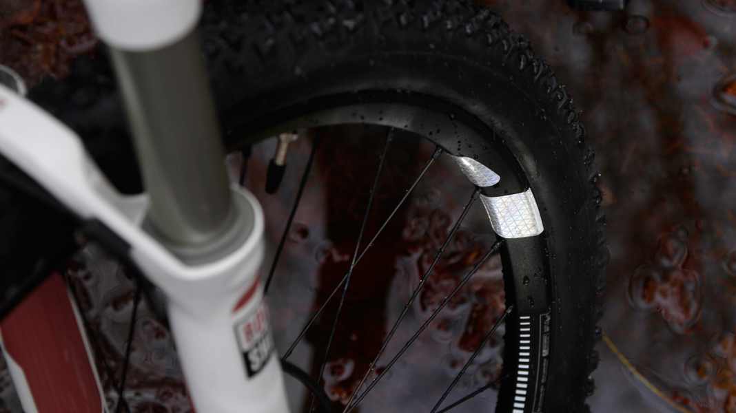 Flectr 360: All-round visibility for sticking on