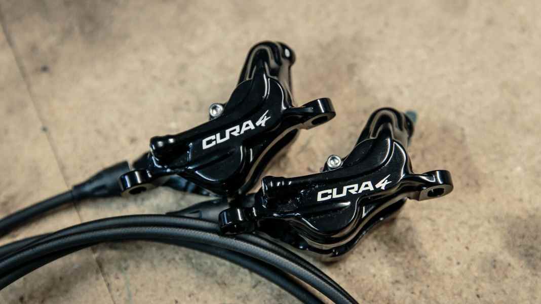 Downhill and enduro throwing anchors from Italy
