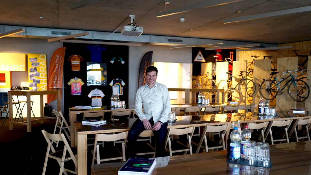 By hook or by crook: A visit to Dirk Zedler