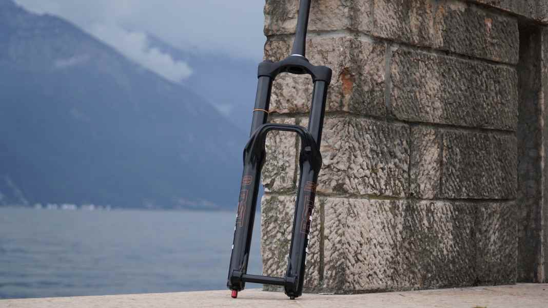 New suspension forks for children and hardcore bikers