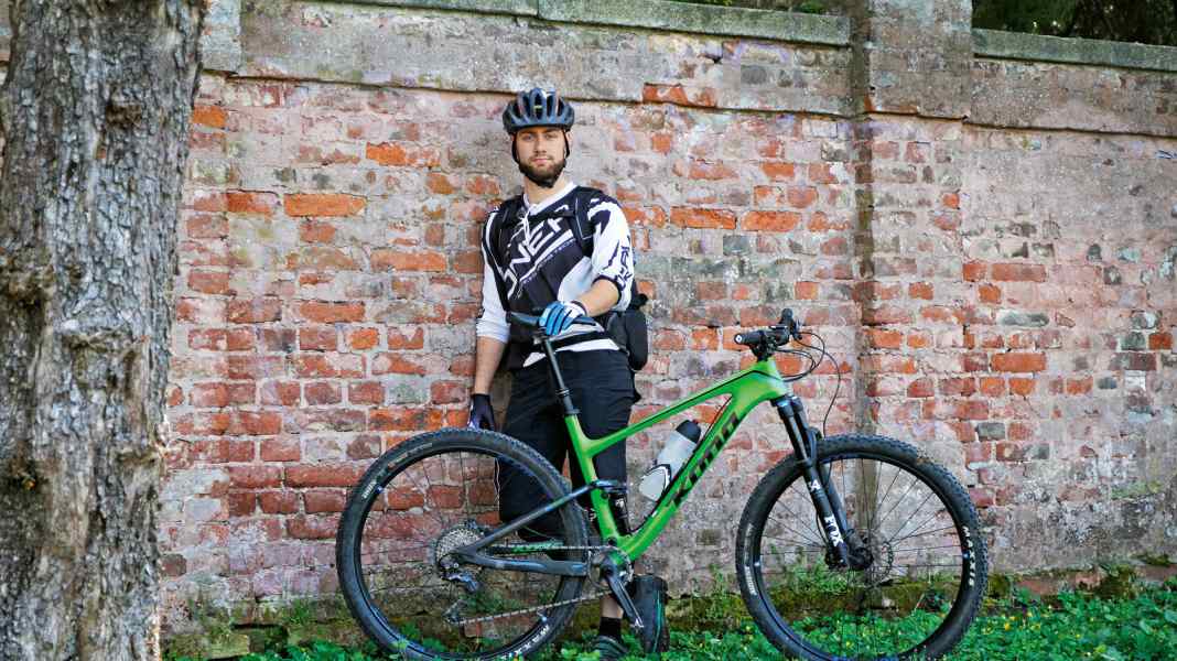 Fun bike for the home round: Kona Hei Hei DL