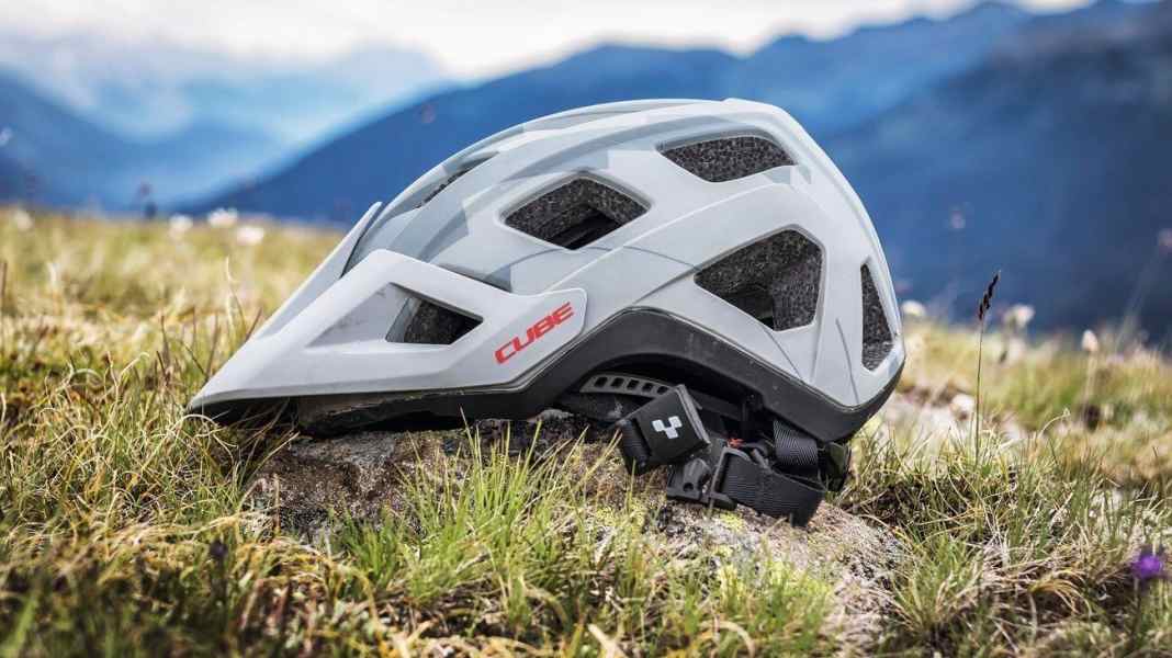 Stubborn: High protection with Cube helmet Badger