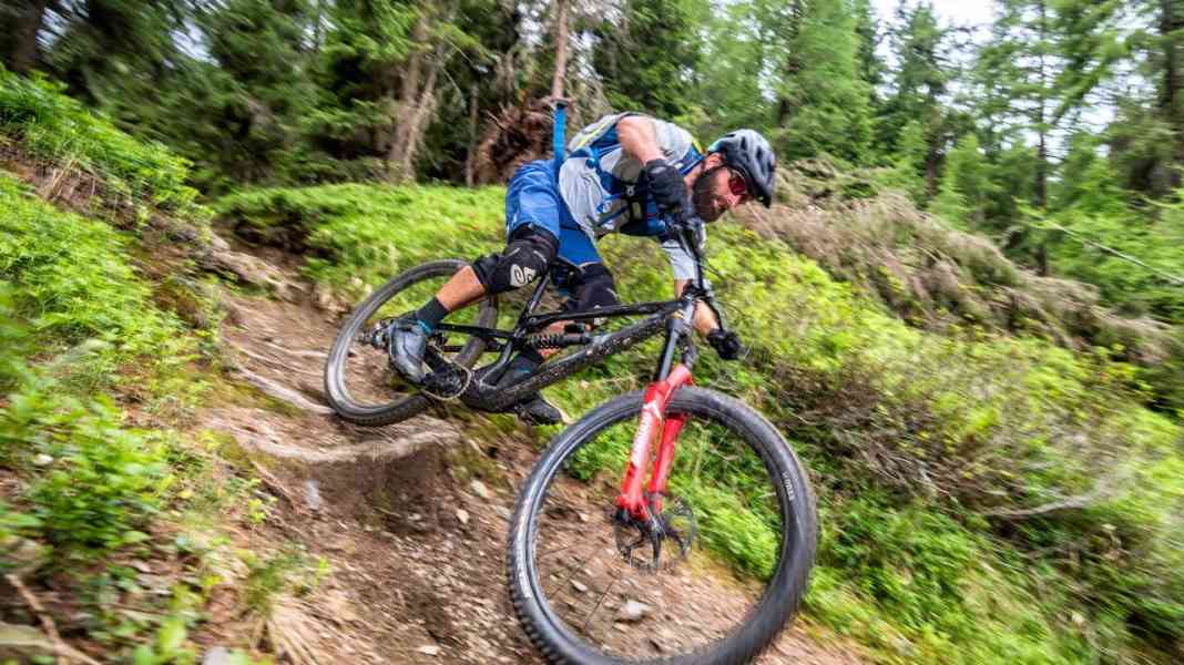 Two new carbon bikes from Switzerland