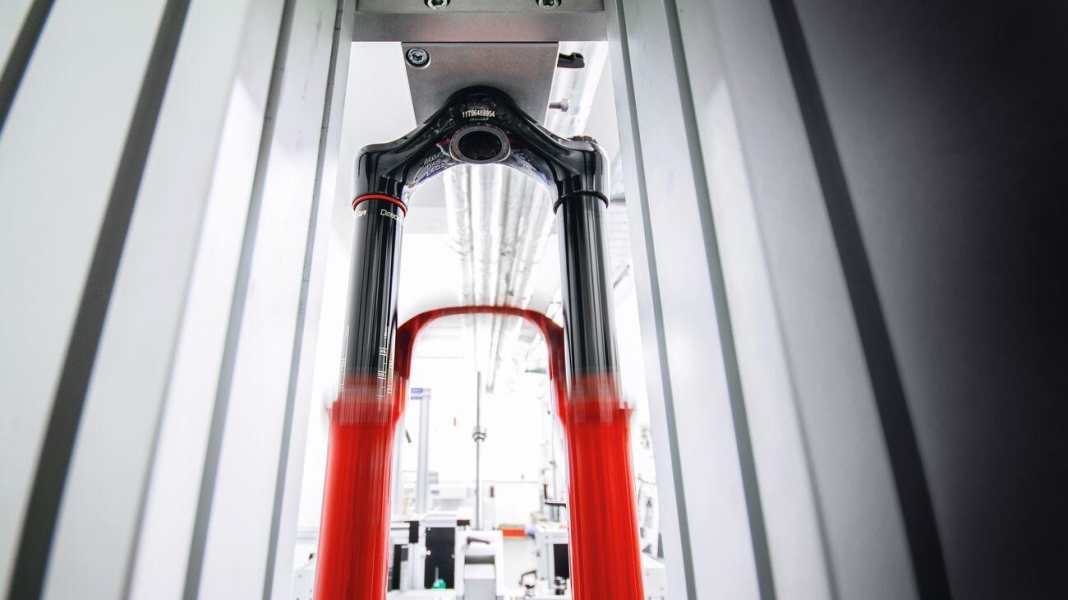 Knautschzone: 21 MTB-Gabeln im Labor- und Praxistest