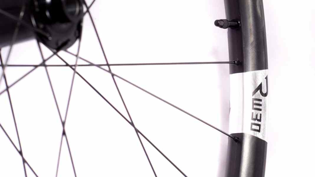 The somewhat different carbon wheels