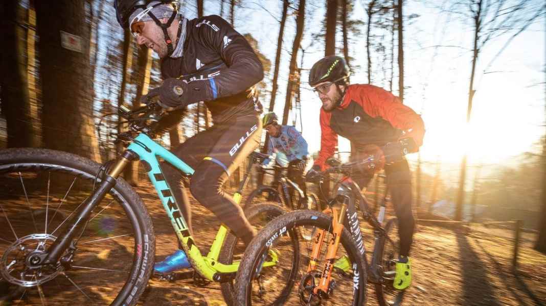 Does Canyon or Stoll beat the Trek Supercaliber in the test?