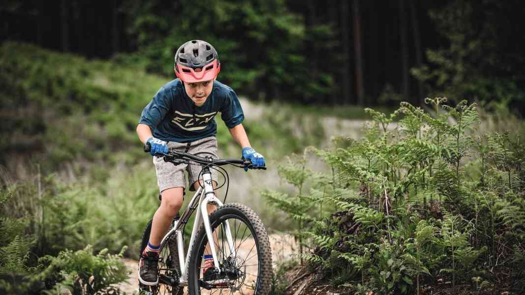 These 20" and 24" kids' bikes are fun to ride