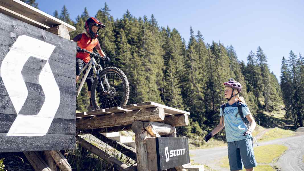 Biking with kids: equipment & technique
