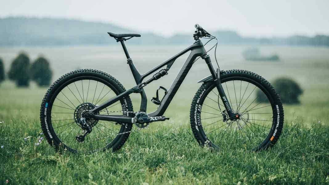 Canyon presents limited luxury neuron