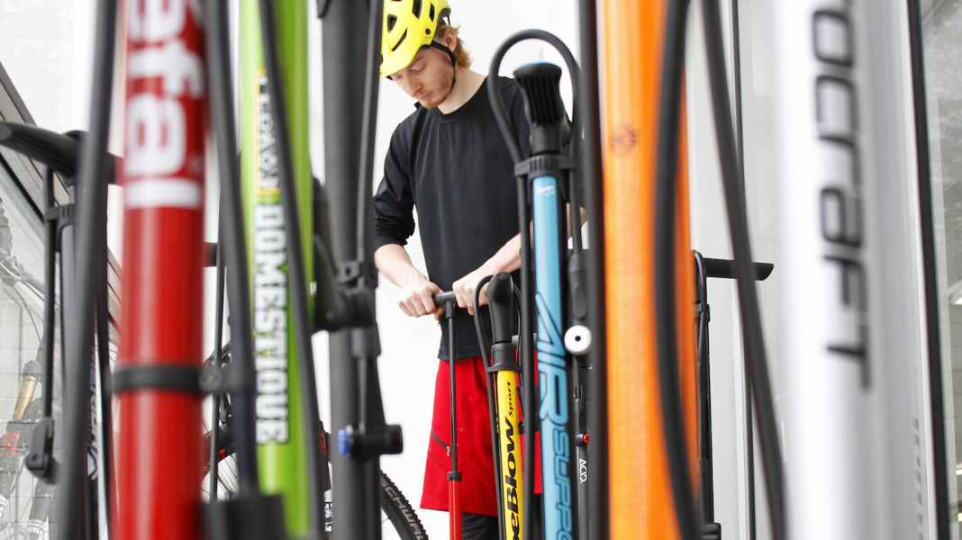 5 out of 16: Floor pumps particularly suitable for E-MTBs