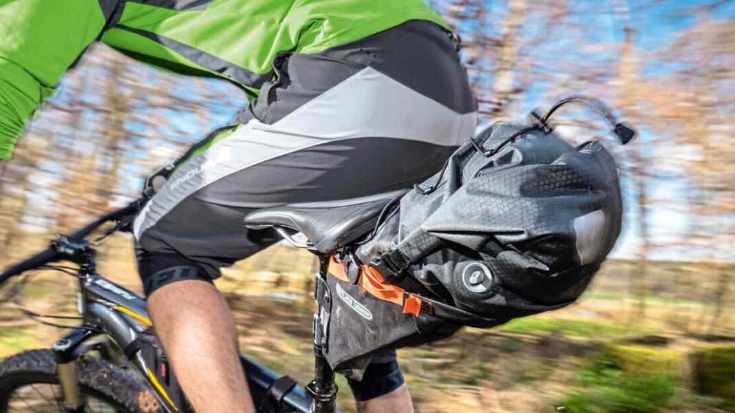 Backpack or jersey bag? 8 alternative carrying systems