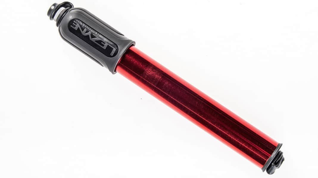 8 models tested: Who makes the best MTB mini pump?