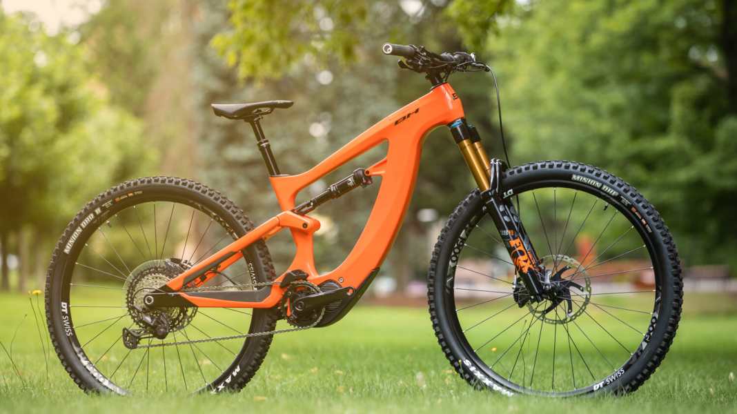 Lightweight full-throttle all-rounder with EP8 and large battery