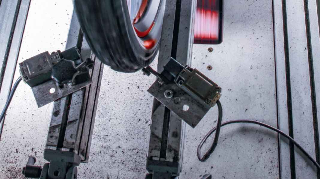 Cheap versus expensive: 6 MTB tyres in comparison