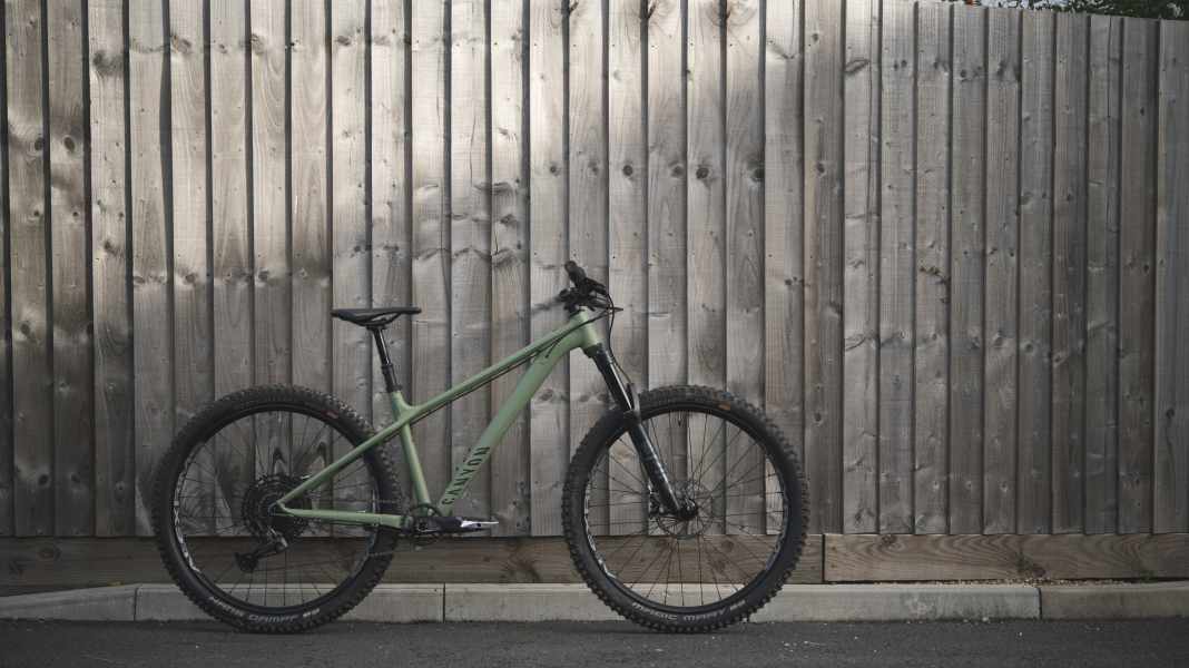 Stoic: Inexpensive trail hardtail for young shredders