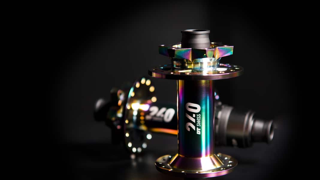 DT Swiss 240-Naben in Oil-Slick-Optik