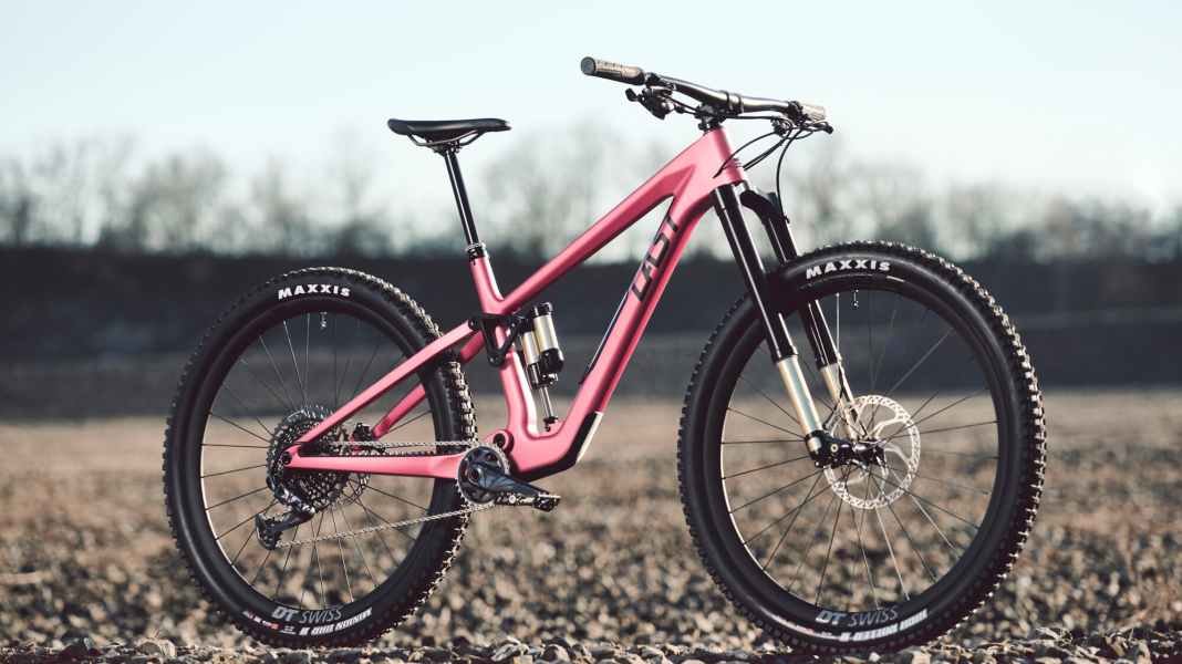 Last Cinto: new carbon all-mountain "made in Germany"
