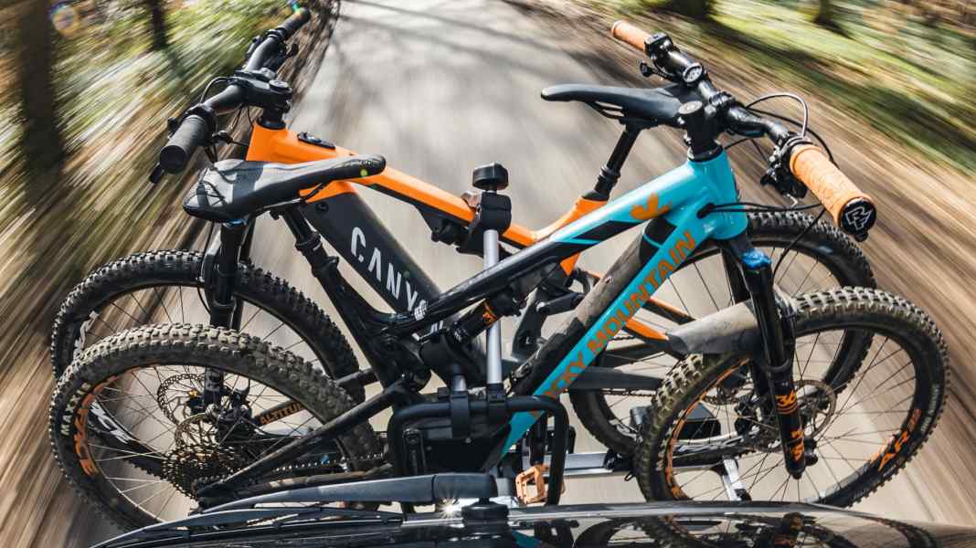 8 rear carriers in the test: How to transport your E-MTB safely