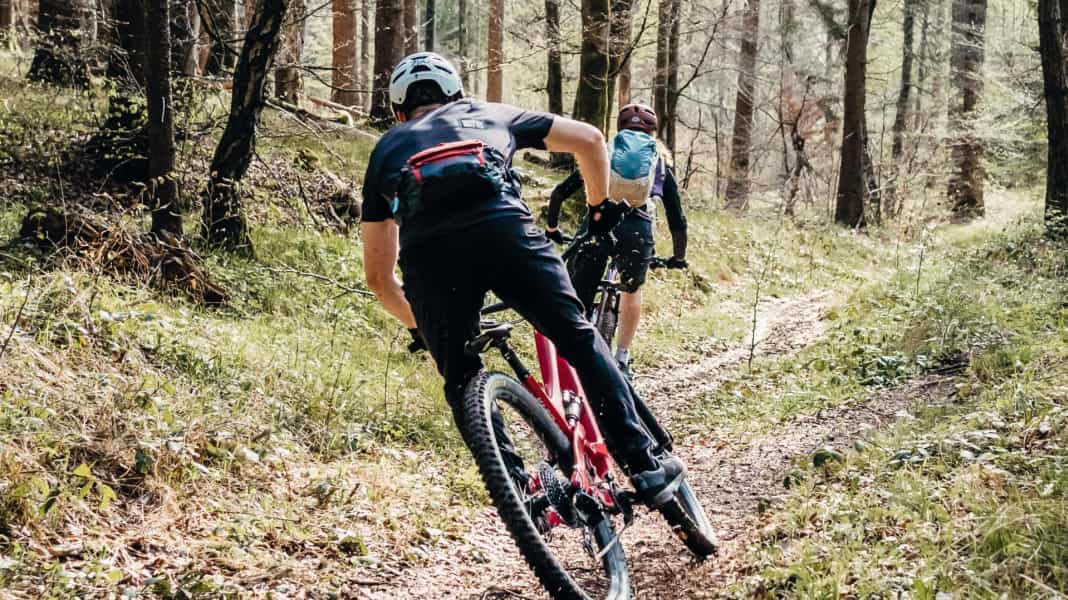 Huckepack: 7 Hipbags und 9 Rucksäcke im Vergleich