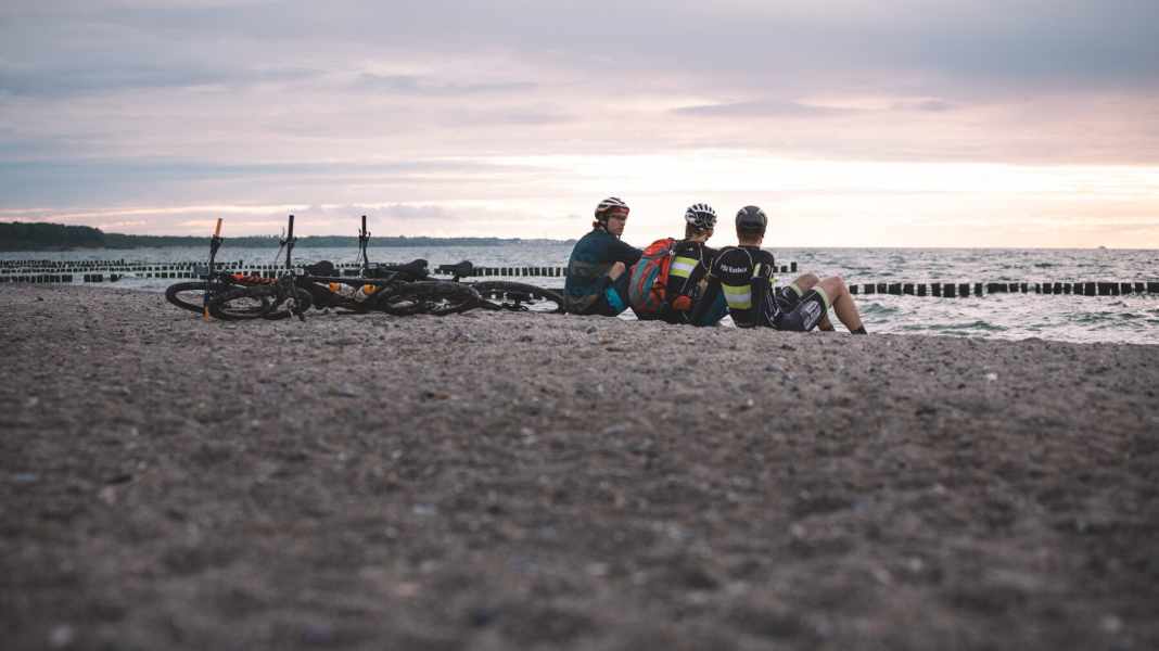 With bike and roof tent to Hamburg, Kiel and Rostock