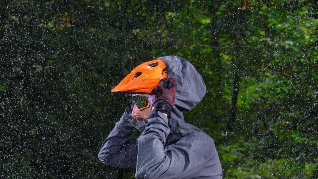 5 MTB-Regenjacken im Praxistest