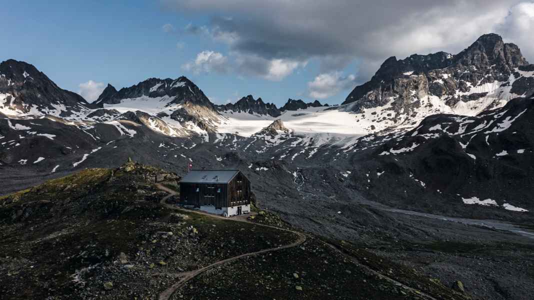 High above Davos: 2-day e-MTB tour to the Kesch Hut