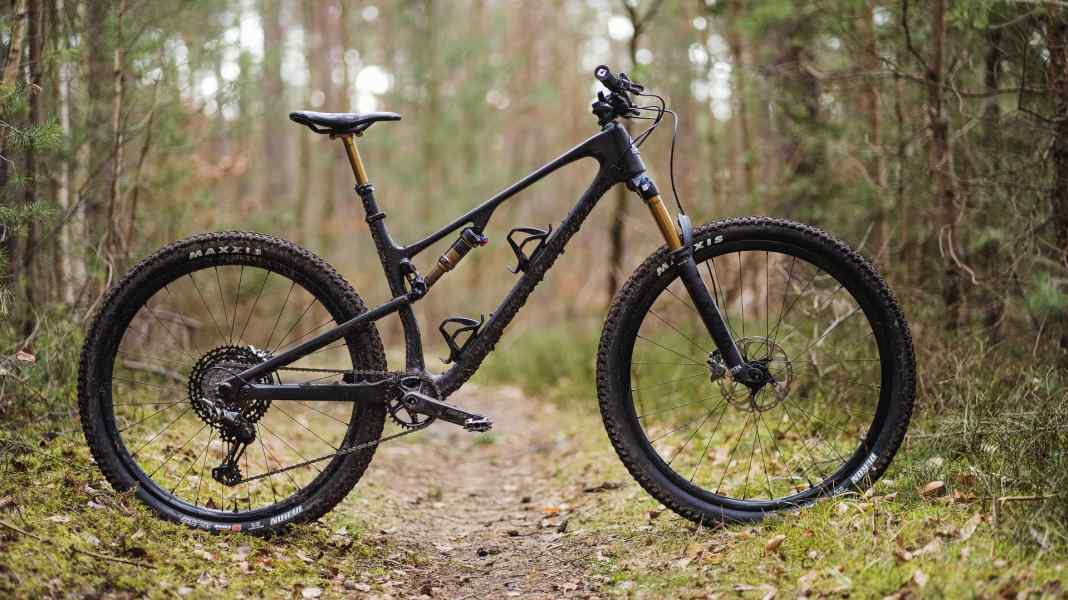 Test of the Rocky Mountain Element C90 marathon bike