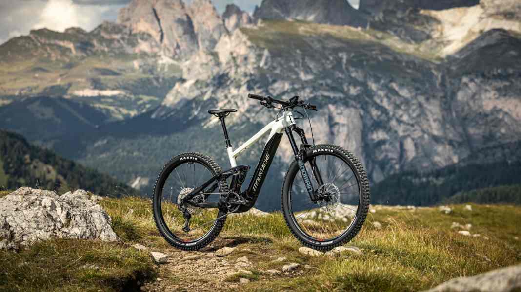 Range extended: Moustache Game and Trail with Smart System