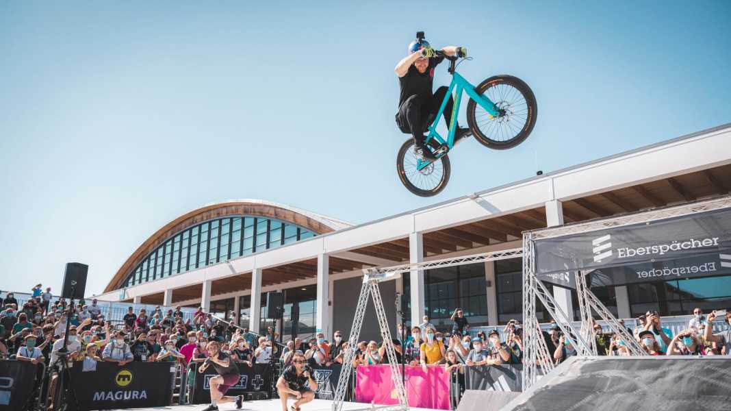 FMB Slopestyle Event and Drop and Roll Show at the Eurobike
