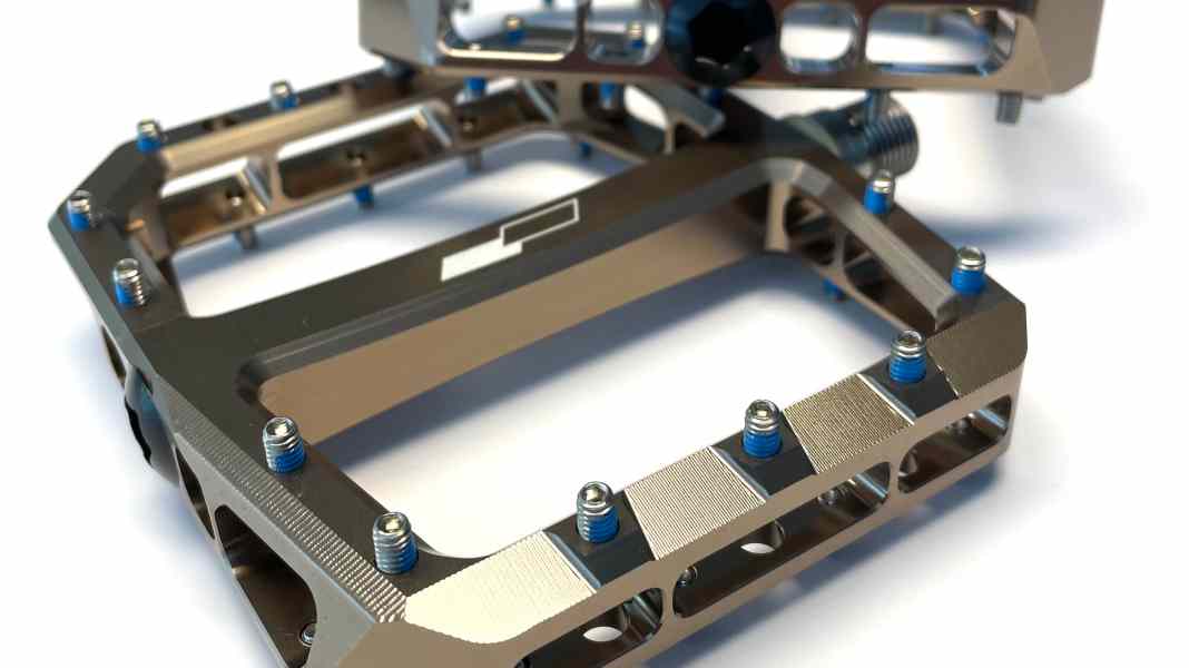 First MTB pedals from Sensus