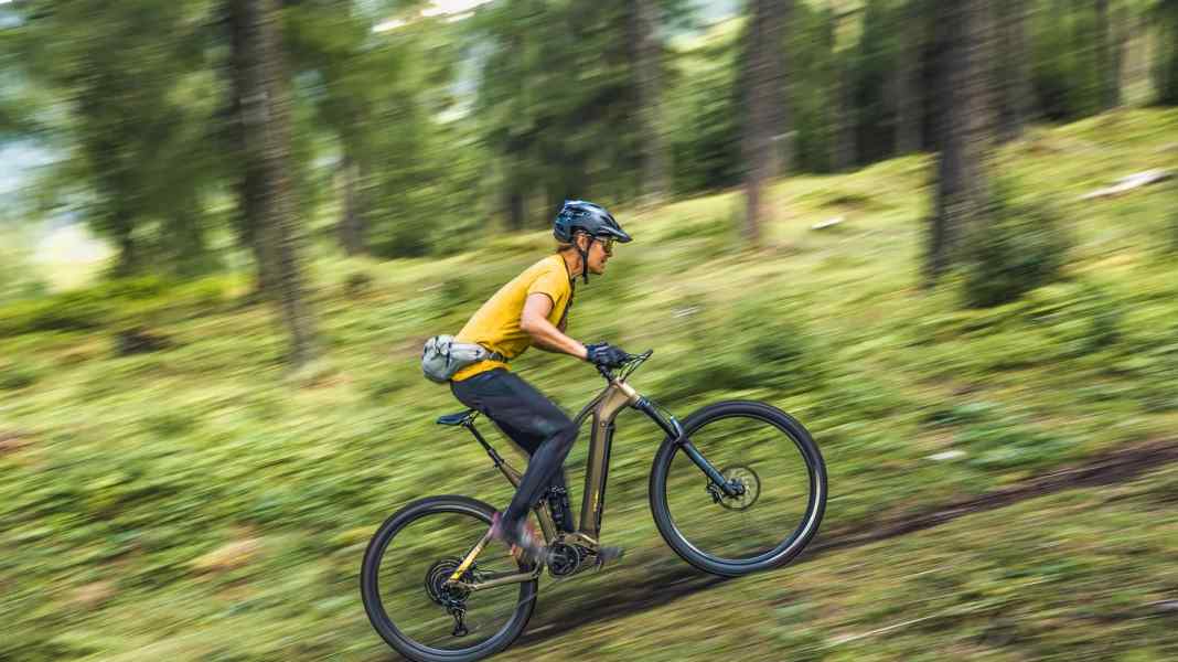 Test All Mountain 2023: E-Fully Decathlon Rockrider Stilus E-AM im Test