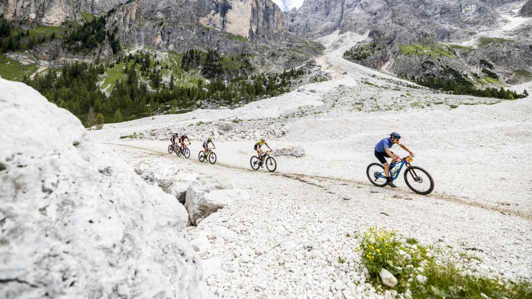 MTB-Alpenüberquerung mit Startnummer: Kult-Rennen Maxxis BIKE Transalp