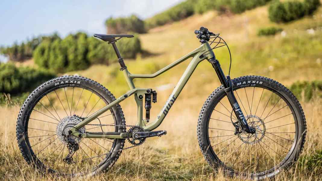 Test Bestseller-Bikes 2023: All-Mountain-Bike Rose Root Miller 2