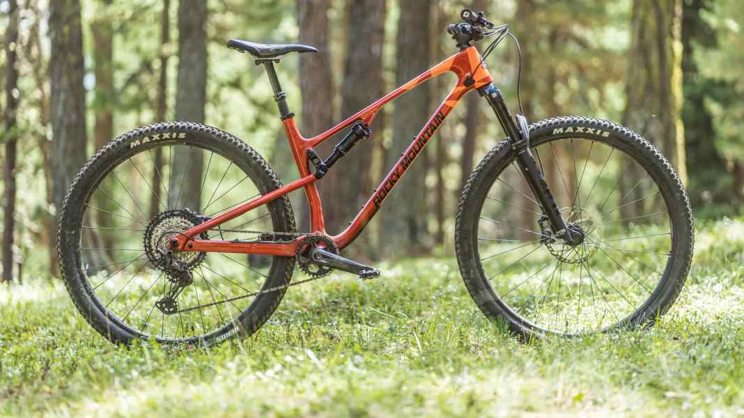 Test Trailbikes 2023: Rocky Mountain Element C70