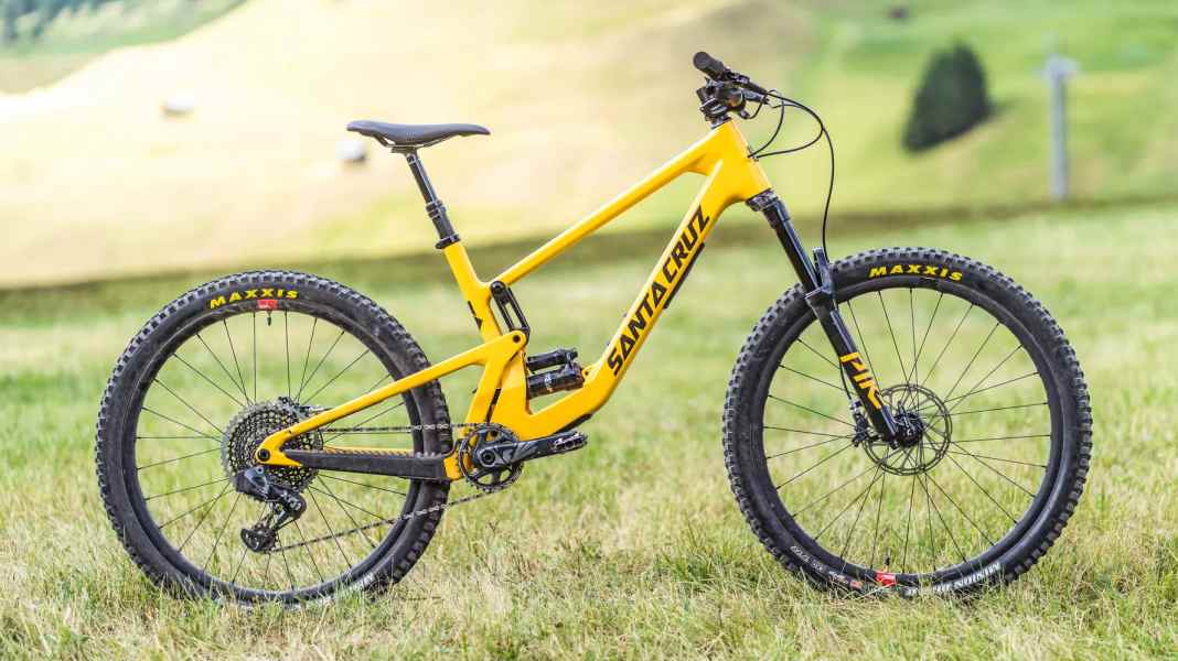 Test trail bikes 2023: Santa Cruz 5010 X01 AXS RSV