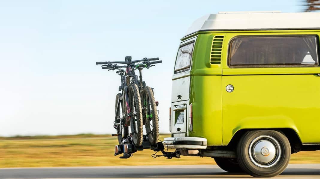 Fahrradtransport in Italien: Was ist jetzt mit der Warntafel-Pflicht?