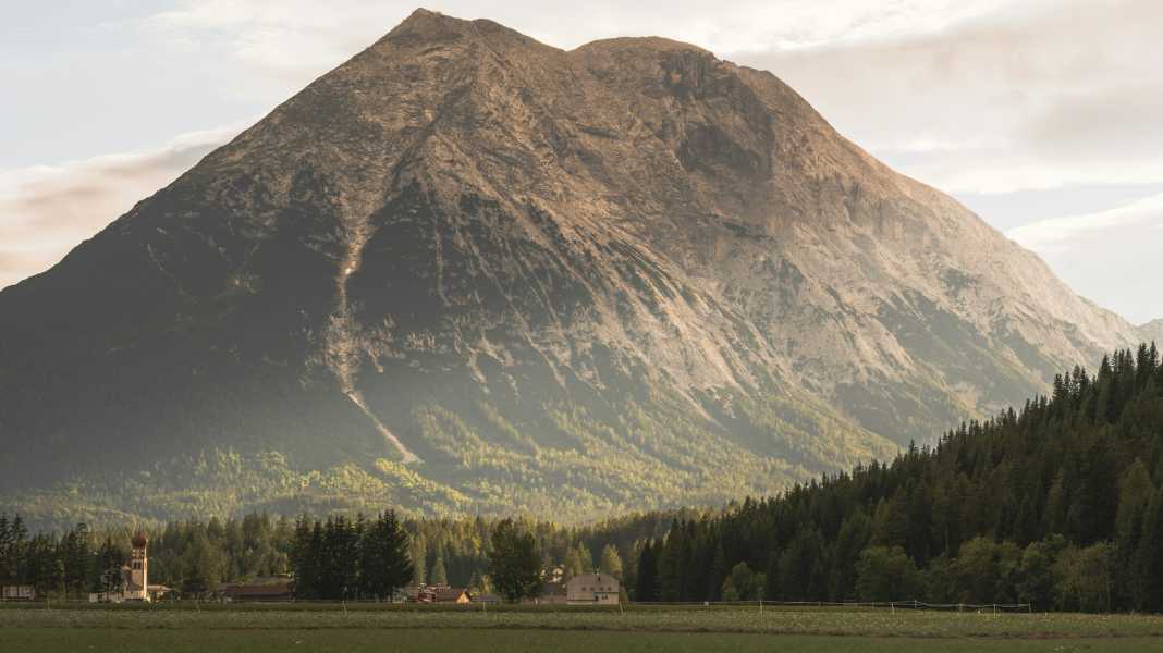 Witnesses wanted in Tyrol: Hiker hits mountain biker - trouble on the mountain