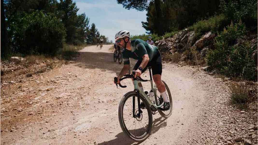 Gravelbike-Guide: Fragen & Antworten zum richtigen Bike und passender Ausrüstung