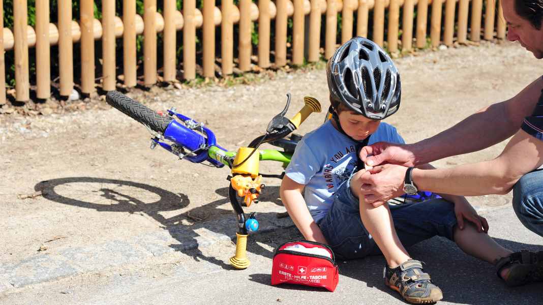 First aid when cycling: With these 8 first aid kits, it doesn't hurt so much any more