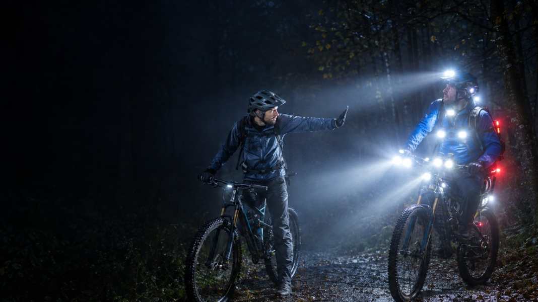 Bikers’ ‘light-stinginess’. Or: ​The last one turns off the light. Me.