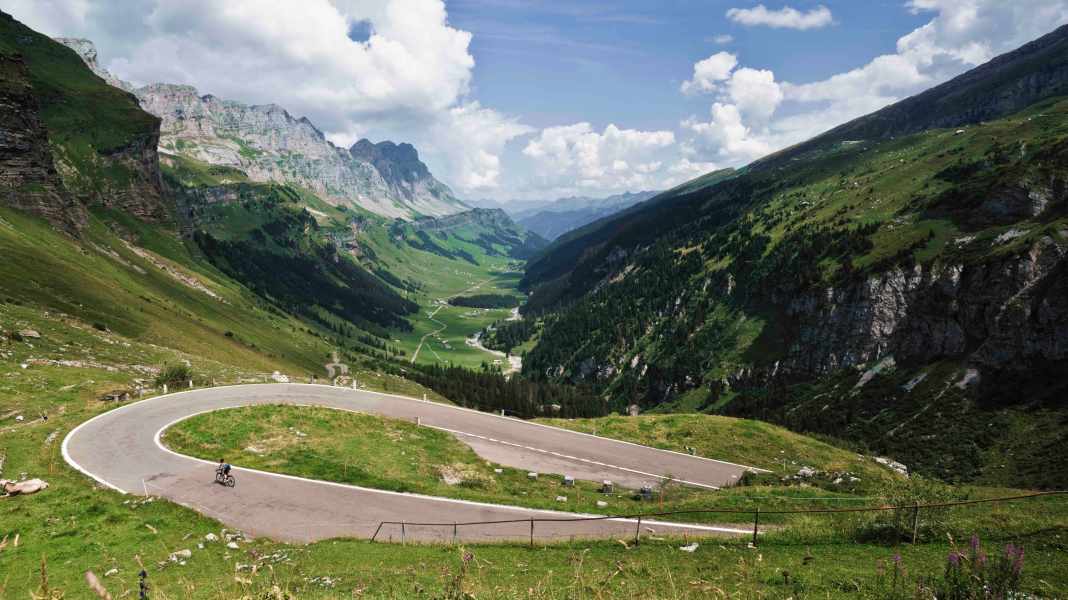 Autofreie Passstrassen 2026: Idyllisches Kurbeln am Klausenpass
