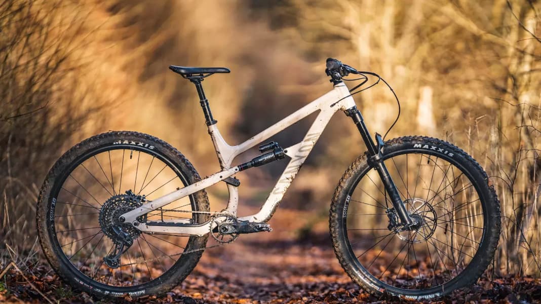 Test 2023 – All Mountains bis 3300 Euro: Canyon Spectral – Abfahrtsspezialist