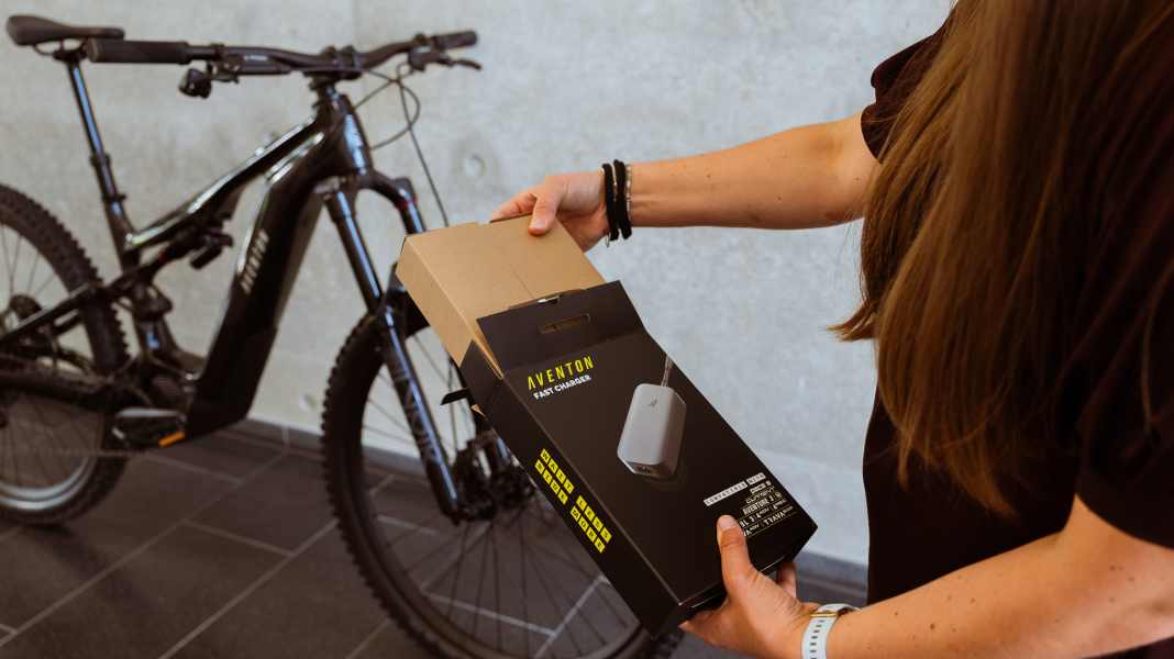 Aventon bringt Schnellladegerät: 800 Wh in rund zwei Stunden voll