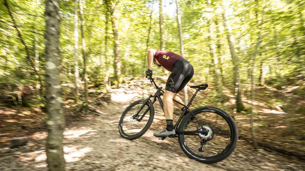 Choosing an Everesting MTB route: How to find the perfect route for the elevation gain challenge