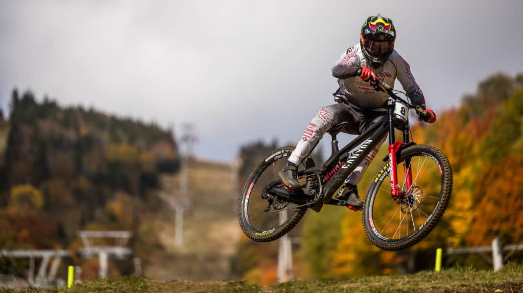 Canyon Sender: Down-Hill with High-Pivot