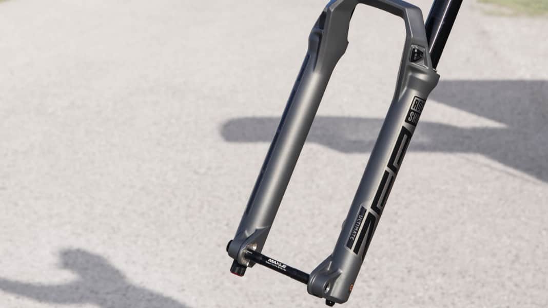 Test Rockshox ZEB Ultimate: This Enduro fork is a steam hammer!