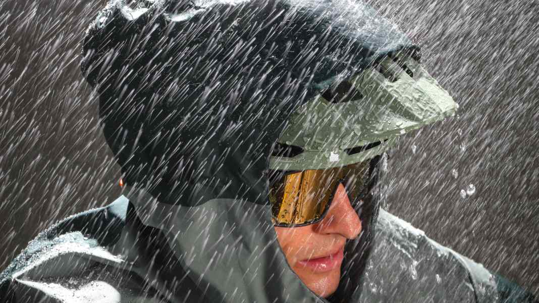 Stay dry: What mountain bikers need to know about rain jackets